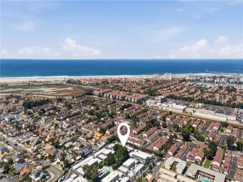 21114  Windchild  , Huntington Beach, CA