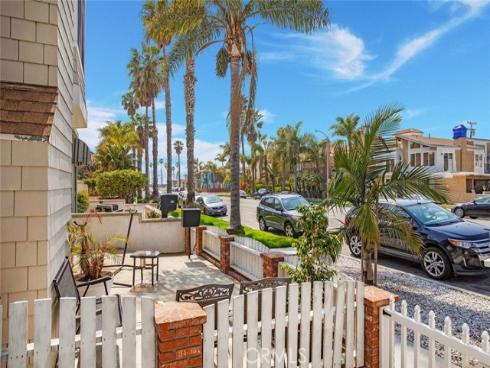 222 17th Street, Huntington Beach, CA