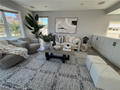 613 9th , Huntington Beach, CA