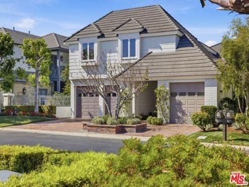 19382 Woodlands Drive, Huntington Beach, CA