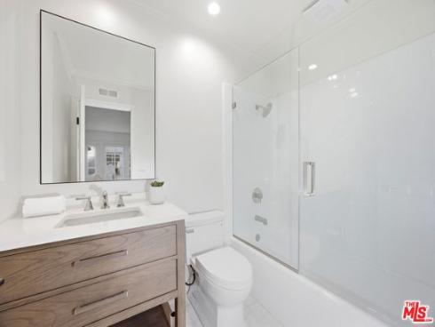 19382 Woodlands Drive, Huntington Beach, CA