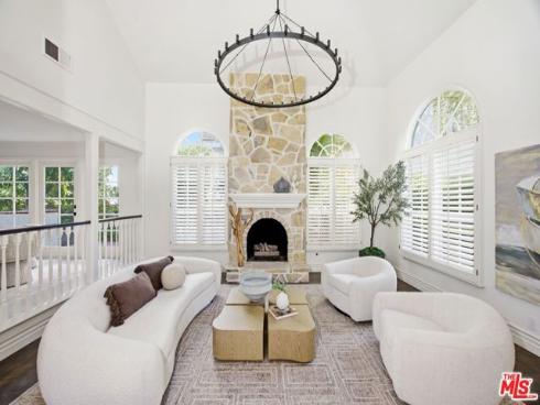 19382 Woodlands Drive, Huntington Beach, CA
