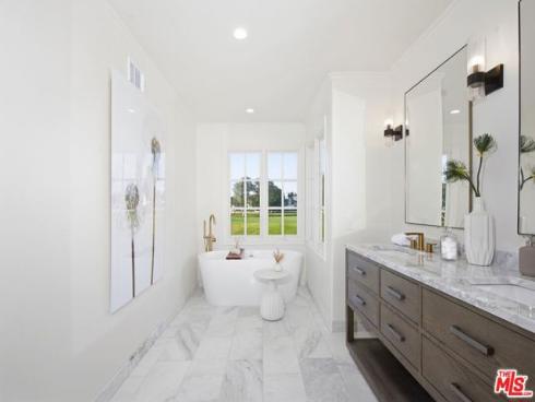 19382 Woodlands Drive, Huntington Beach, CA