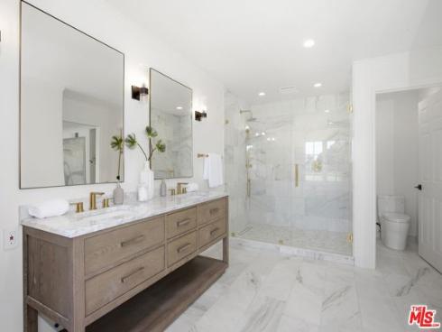 19382 Woodlands Drive, Huntington Beach, CA