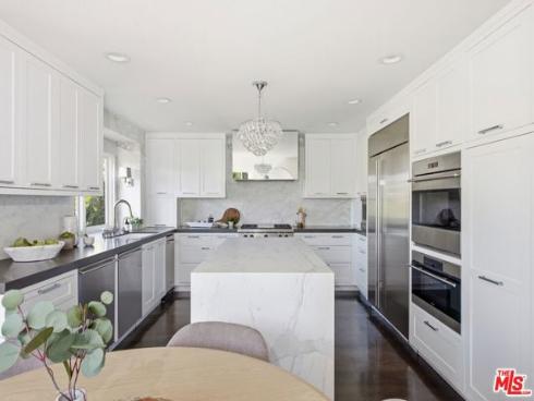 19382 Woodlands Drive, Huntington Beach, CA