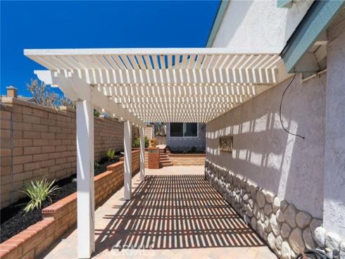 1301 Lakeside Lane, Huntington Beach, CA