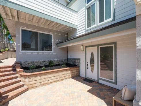 1301 Lakeside Lane, Huntington Beach, CA
