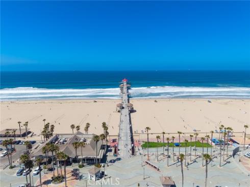 1301 Lakeside Lane, Huntington Beach, CA