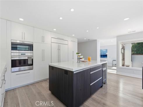 19545  Woodlands Dr  , Huntington Beach, CA