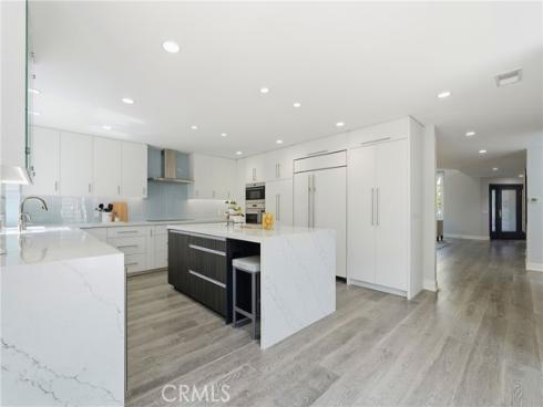 19545  Woodlands Dr  , Huntington Beach, CA