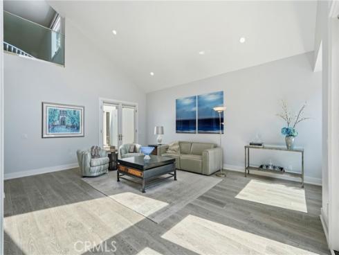 19545  Woodlands Dr  , Huntington Beach, CA