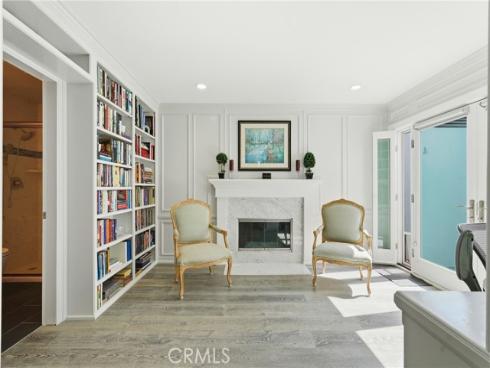 19545  Woodlands Dr  , Huntington Beach, CA