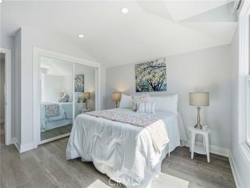 19545  Woodlands Dr  , Huntington Beach, CA