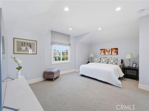 19545  Woodlands Dr  , Huntington Beach, CA