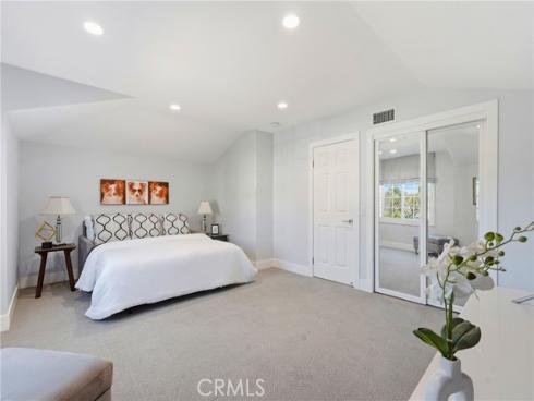 19545  Woodlands Dr  , Huntington Beach, CA