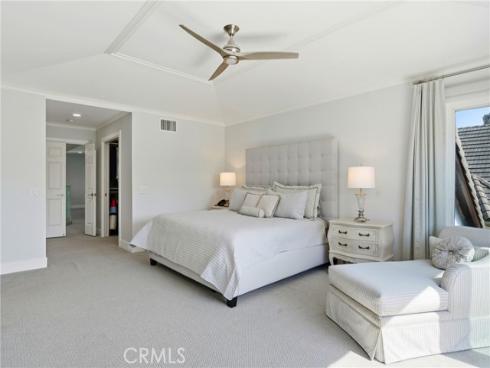 19545  Woodlands Dr  , Huntington Beach, CA