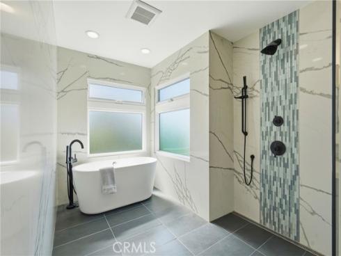 19545  Woodlands Dr  , Huntington Beach, CA