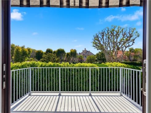 19545  Woodlands Dr  , Huntington Beach, CA