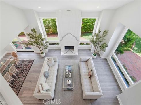 19545  Woodlands Dr  , Huntington Beach, CA