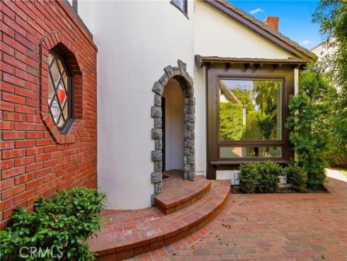 19545  Woodlands Dr  , Huntington Beach, CA