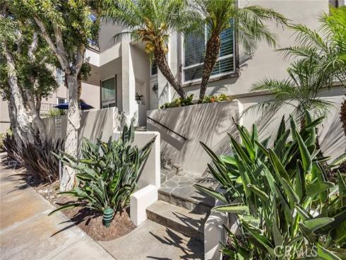 19256  Seabrook   Lane, Huntington Beach, CA