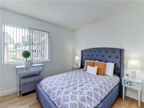 8877 Lauderdale 210-G Court, Huntington Beach, CA
