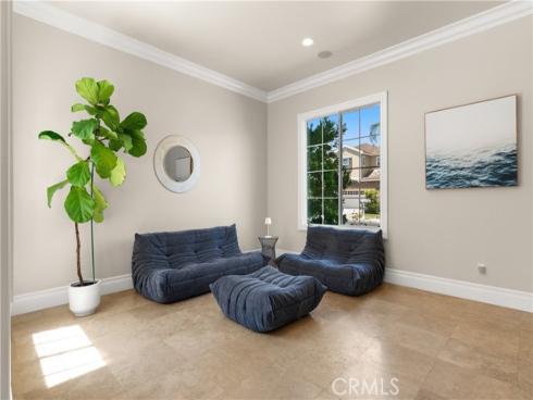 6572 Beachview Drive, Huntington Beach, CA