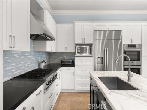 6572 Beachview Drive, Huntington Beach, CA