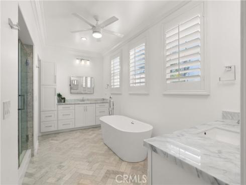 6572 Beachview Drive, Huntington Beach, CA