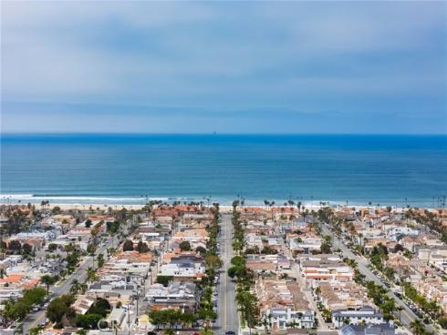 7175  Riptide  , Huntington Beach, CA