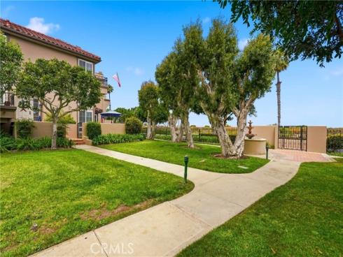 19239  Meadowood Cir  , Huntington Beach, CA