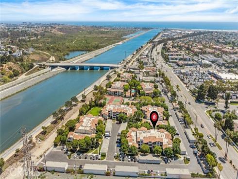 21372 Brookhurst 234 , Huntington Beach, CA