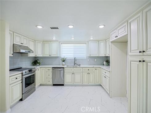 320  7th  , Huntington Beach, CA