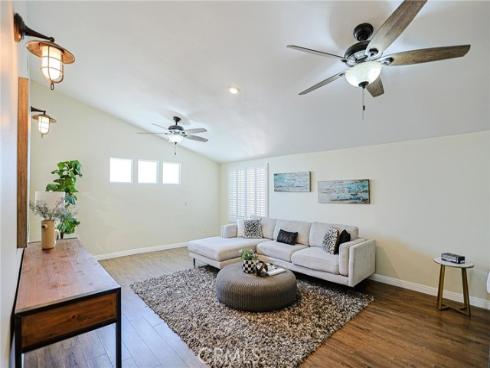 320  7th  , Huntington Beach, CA