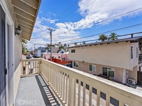 320  7th  , Huntington Beach, CA
