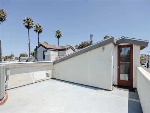 320  7th  , Huntington Beach, CA