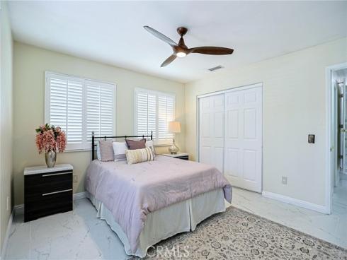 320  7th  , Huntington Beach, CA