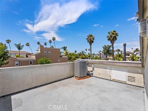 320  7th  , Huntington Beach, CA