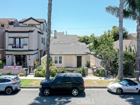 320  7th  , Huntington Beach, CA
