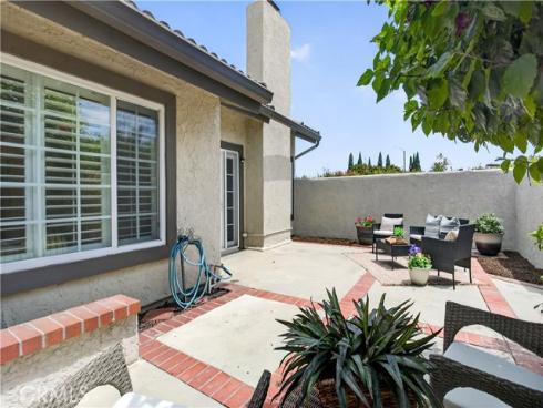 8488 Oakstone Circle, Huntington Beach, CA