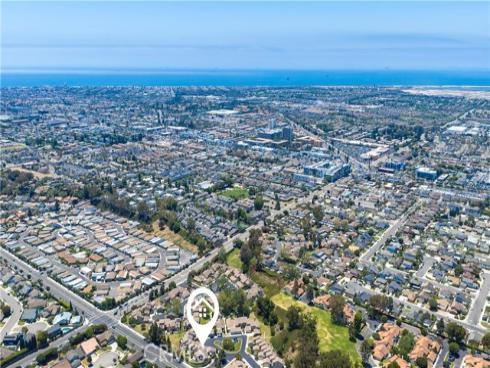 8488 Oakstone Circle, Huntington Beach, CA
