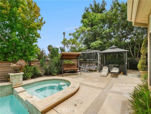 18682  Jockey   Circle, Huntington Beach, CA