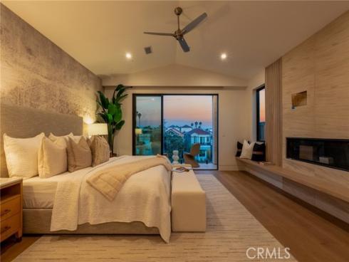 515 12th Street, Huntington Beach, CA