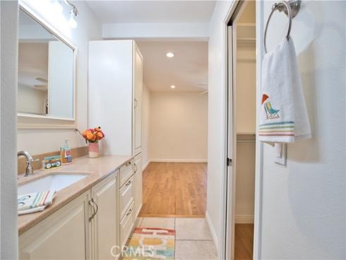 8746 Placer B_615 Circle, Huntington Beach, CA
