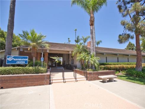 8746 Placer B_615 Circle, Huntington Beach, CA