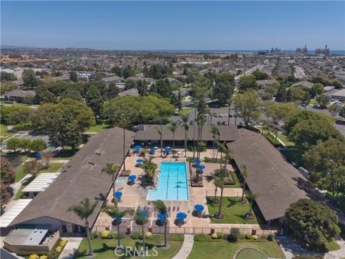 8746 Placer B_615 Circle, Huntington Beach, CA