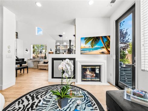 7651 Park Field Circle , Huntington Beach, CA