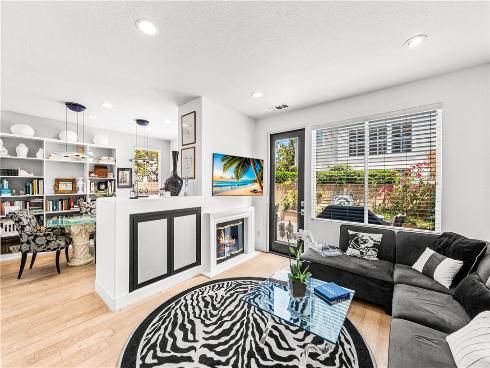 7651 Park Field Circle , Huntington Beach, CA