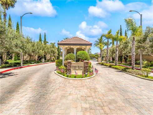 7651 Park Field Circle , Huntington Beach, CA
