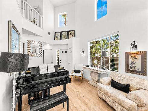 7651 Park Field Circle , Huntington Beach, CA